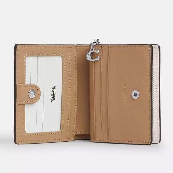 ❤️ Snap Wallet With Floral Applique - Picture 3 of 6